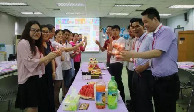 七月生日派對，轉出七彩人生